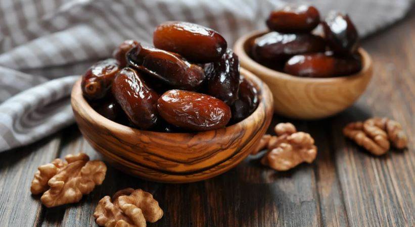 خرما پیارم شیره دار انتخابی ویژه برای علاقه‌مندان خرمای نرم و خوش‌طعم